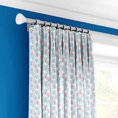 Παιδική Κουρτίνα με Σχέδιο Αερόστατα και Πολυθεσική Τρέσα