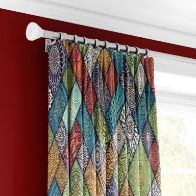 Πολύχρωμη Κουρτίνα Γεωμετρικών Σχεδίων με Πολυθεσική Τρέσα