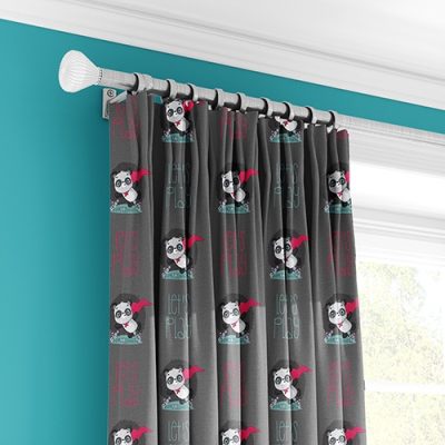 Παιδική Κουρτίνα με Σχέδιο Panda "Let's Play" και Πολυθεσική Τρέσα