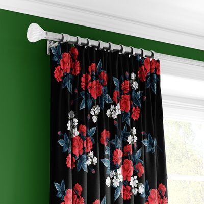 Κουρτίνα με Πολυθεσική Τρέσα, Μαύρη με Κόκκινα και Λευκά Λουλούδια
