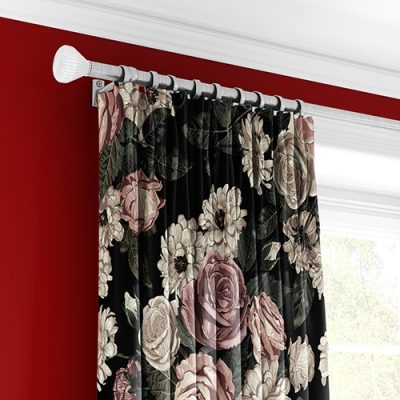 Κουρτίνα με Πολυθεσική Τρέσα και Λουλούδια σε Μαύρο Φόντο