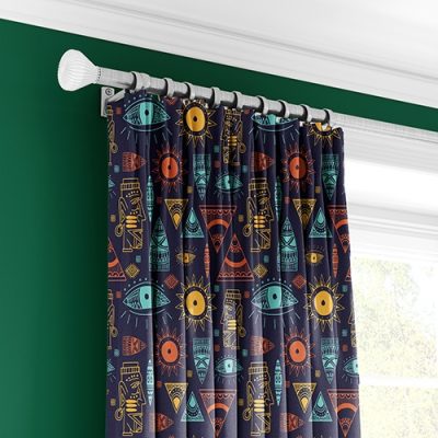 Πολύχρωμη Κουρτίνα με Γεωμετρικά Μοτίβα και Πολυθεσική Τρέσα