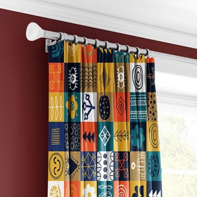 Πολύχρωμη Κουρτίνα με Γεωμετρικά Σχέδια και Πολυθεσική Τρέσα