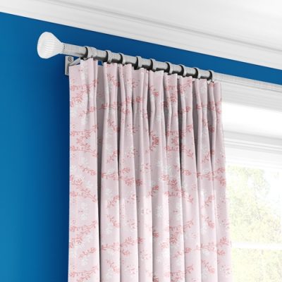 Κουρτίνα με Ροζ Λουλουδάτο Σχέδιο και Πολυθεσική Τρέσα