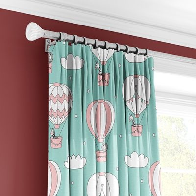 Παιδική Κουρτίνα με Αερόστατα σε Τυρκουάζ Φόντο και Πολυθεσική Τρέσα
