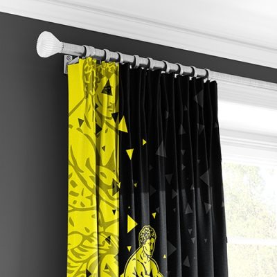 Κουρτίνα Μαύρη με Κίτρινο Γραφικό Σχέδιο και Πολυθεσική Τρέσα